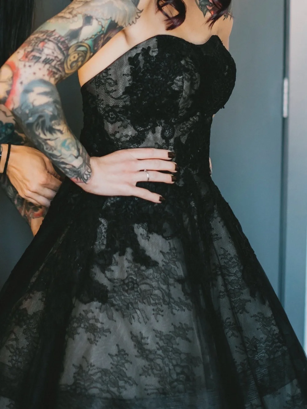 Vera Wang Black Strapless Tulle Ball Gown - Picture 5 of 13